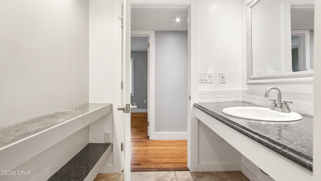 Building Photo - 1207 Buena Vista Blvd