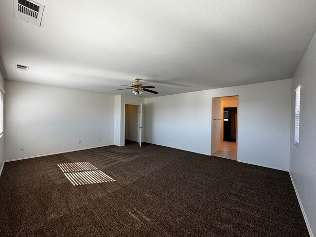 Building Photo - Spacious 4 bedroom in Murrieta for rent!