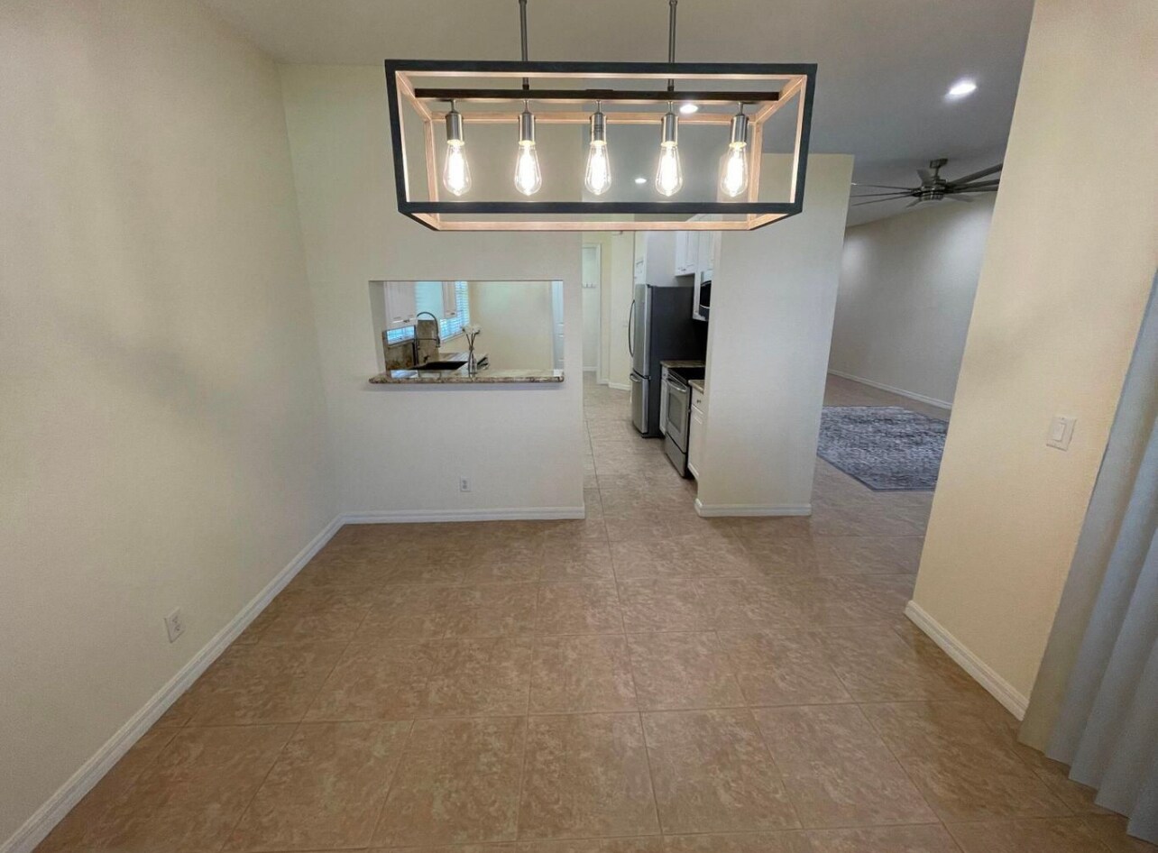 Building Photo - 84 Nottingham Pl