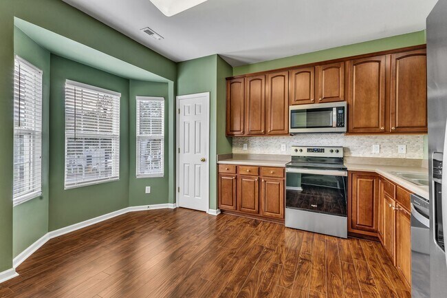 Building Photo - Adorable 3b 3b Townhome In Wake Forest!