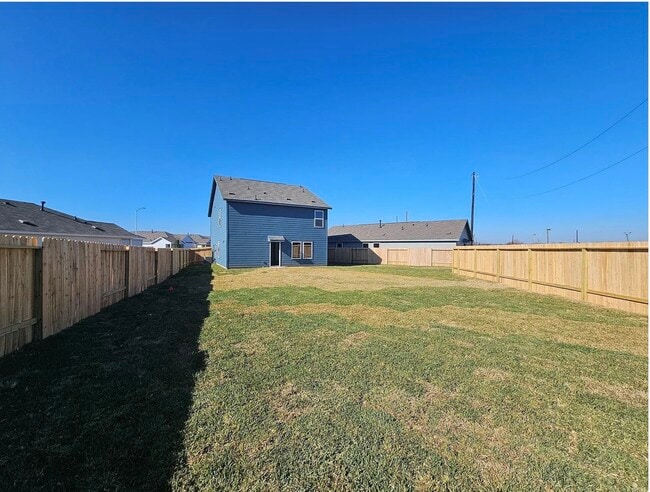 Building Photo - 1310 Charlotte Wy