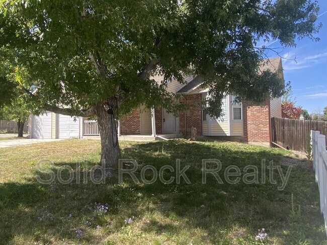 Building Photo - 6570 Montarbor Dr