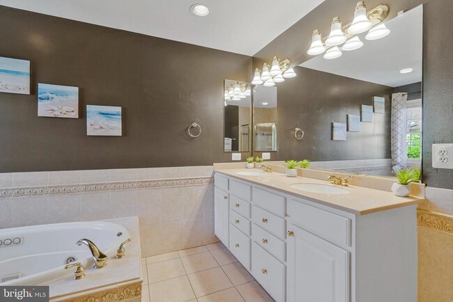 Building Photo - 4638 Luxberry Dr