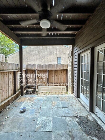 Building Photo - 8655 Datapoint Dr