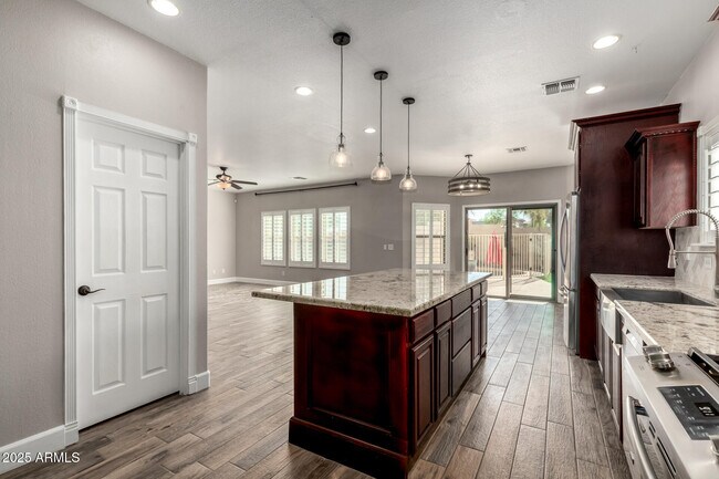 Building Photo - 3049 S Sierra Heights Cir