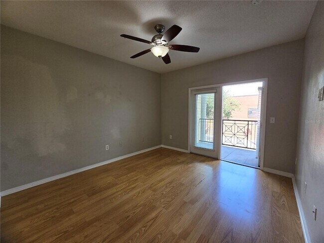 Building Photo - 1910 E Palm Ave