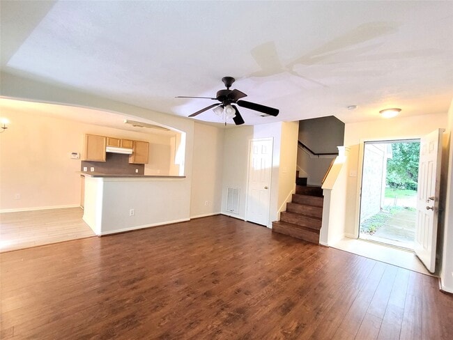 Building Photo - 14034 Maximos Dr