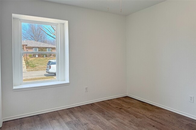 Building Photo - 1734 Sterling Ln