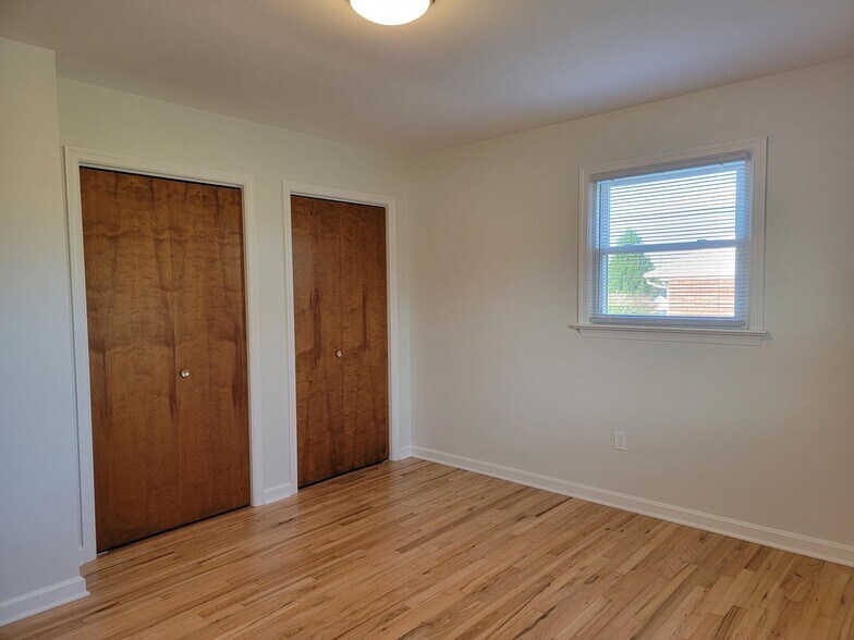 Building Photo - 1174 Rose Ave