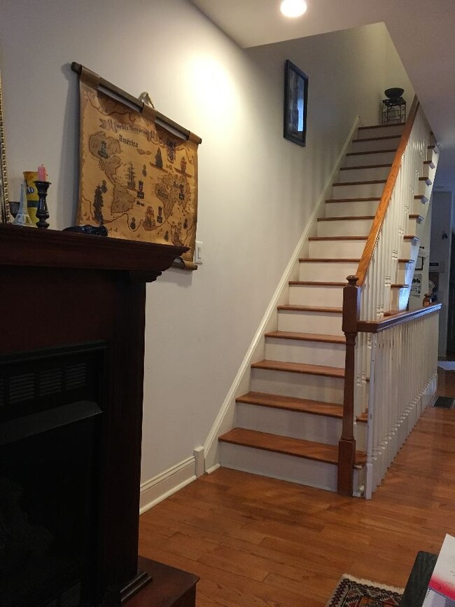 Building Photo - 215 S Quince St