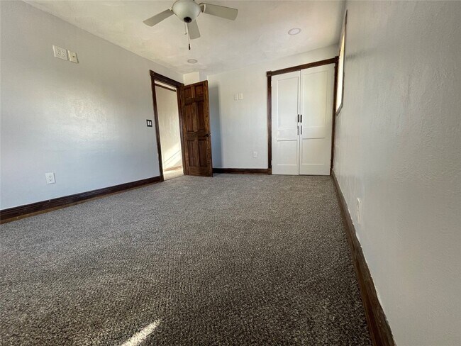 Building Photo - 64 Margaret St