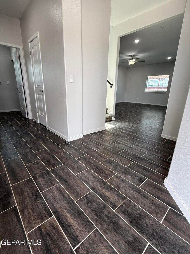 Building Photo - 804 Blingwood