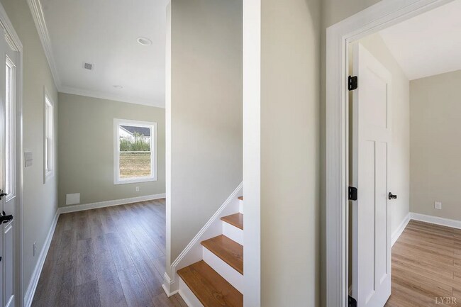 Building Photo - Gorgeous new construction in Gladys!