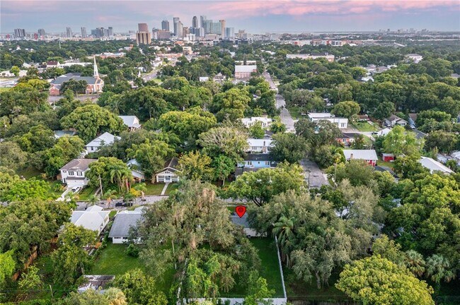 Building Photo - 113 W Adalee St