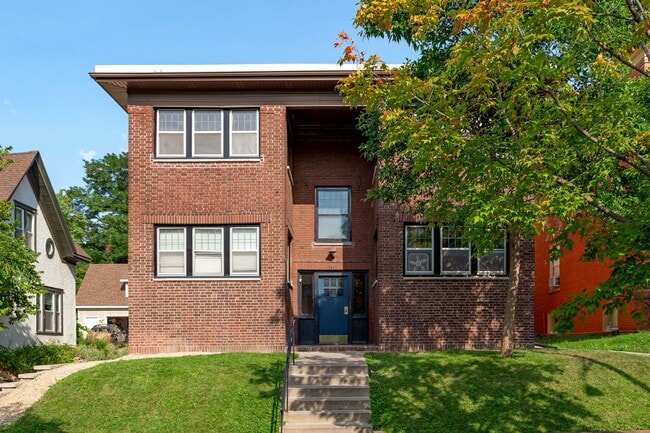 Building Photo - 2415 Harriet Ave.
