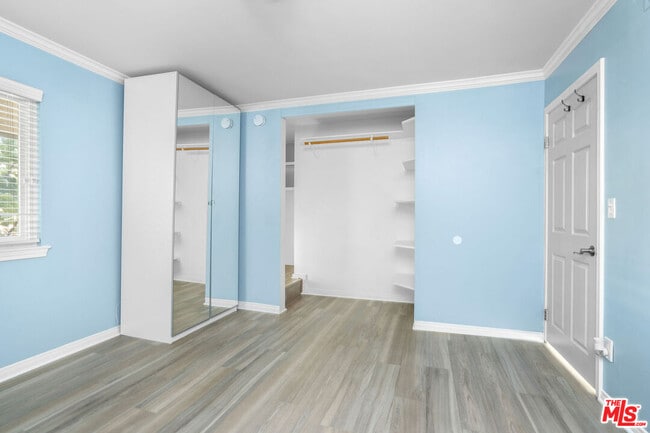 Building Photo - 11138 Aqua Vista St