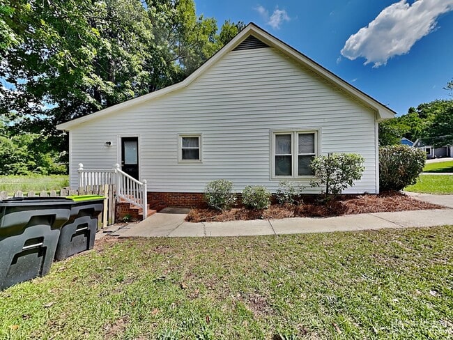 Building Photo - 229 Braewick Rd