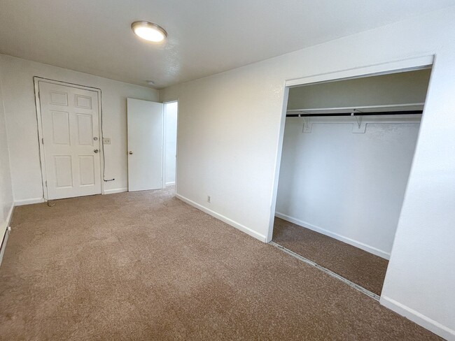 Building Photo - 1160 San Pablo Ave