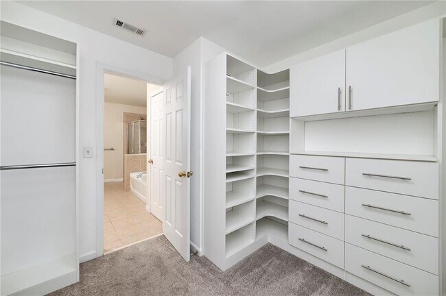 Building Photo - 1120 Bagwell Dr NW