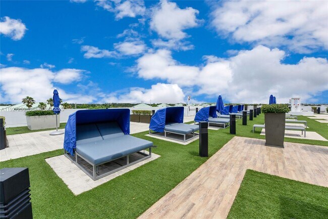 Building Photo - 5300 Paseo Blvd