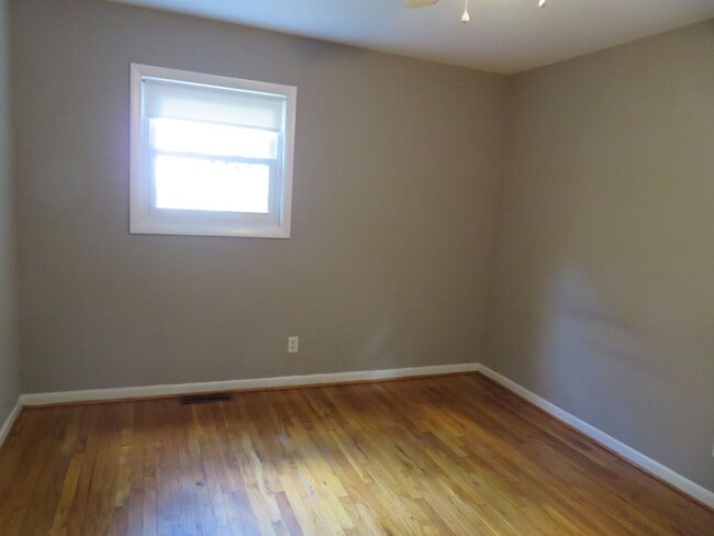 Building Photo - Winston Terrace Rental