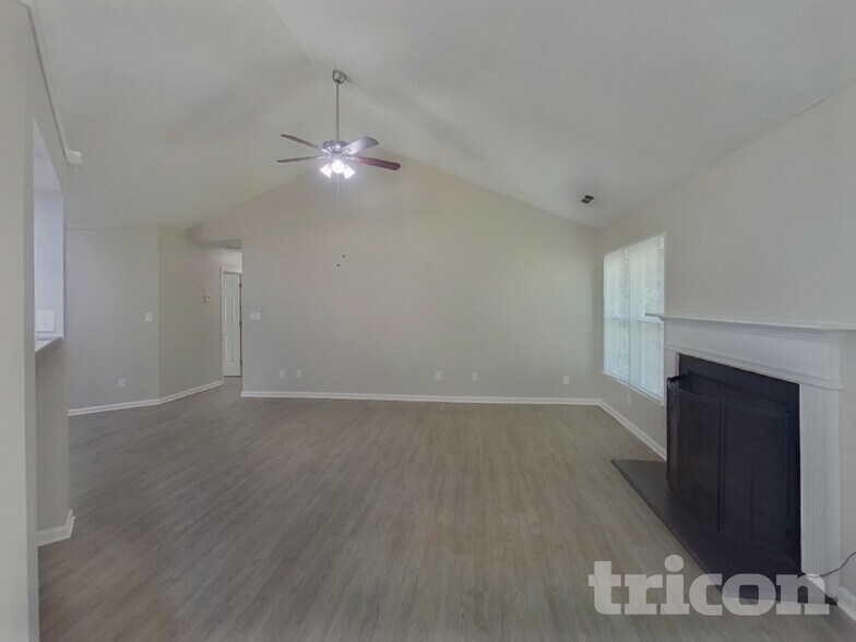 Building Photo - 3617 Rosedown Dr