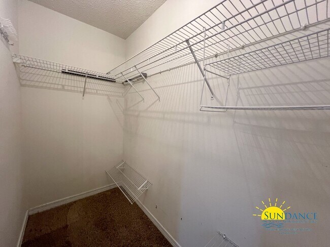 Building Photo - Charming 3-Bedroom + Office Home in Crestview, Prime Location Near I-10 & FL-85!