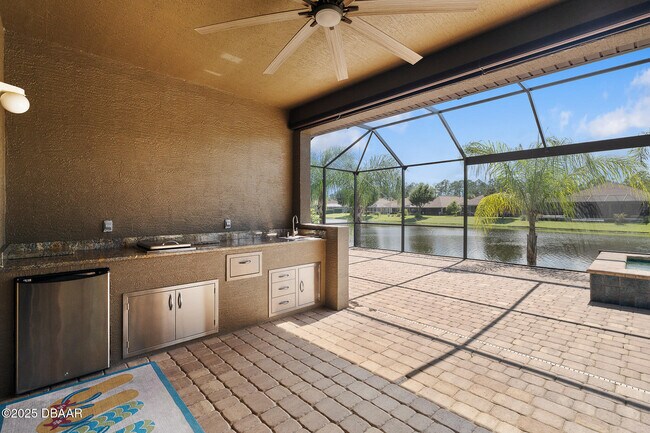 Building Photo - 663 S Lake Dr