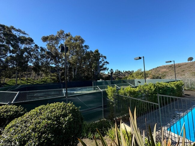 Building Photo - 1BR/1BA CONDO with GARAGE and PARKING in SAN DIEGO available NOW!