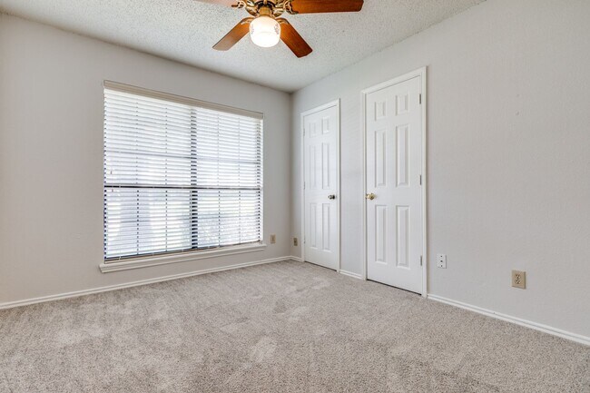 Building Photo - Lovely 3 Bedroom, 2 Bathroom Home in Mesqu...