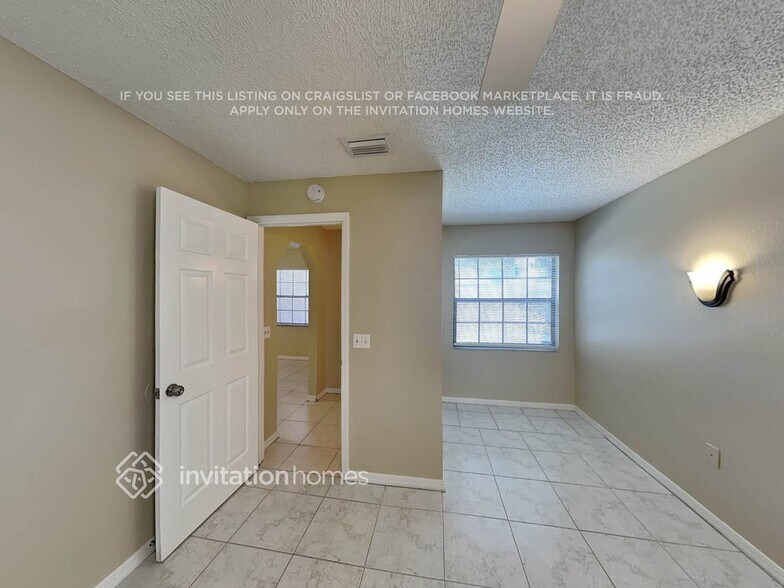 Building Photo - 966 Sunshine Way SW