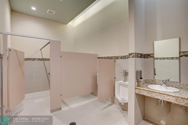Building Photo - 92 Palmetto Ln