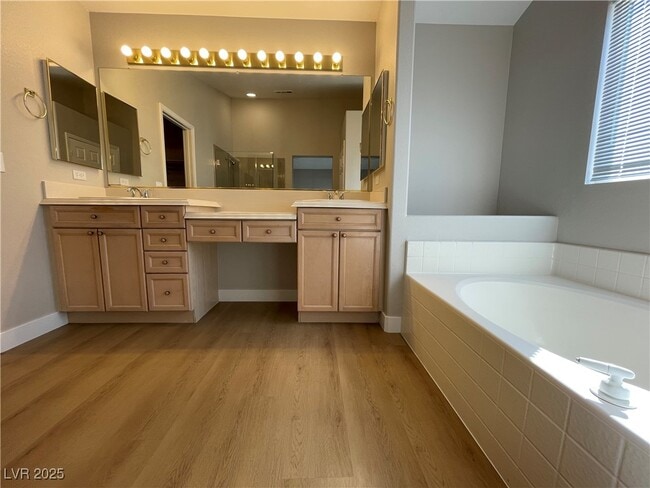 Building Photo - 8463 Antique Cameo Ave