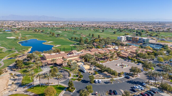Building Photo - 180 Degrees of Golf Views