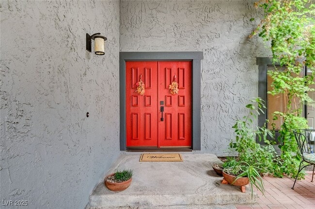 Building Photo - 2400 La Solana Way