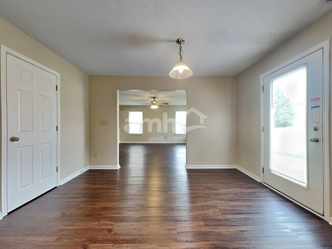 Building Photo - 10660 Brighton Knoll Pky N