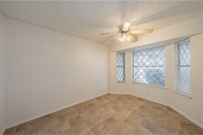 Building Photo - 6753 Spoonwood Ln