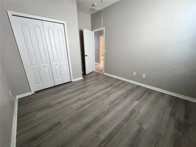 Building Photo - 1449 Paget Cove