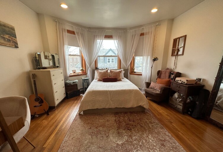 Building Photo - 25 Gibbs St