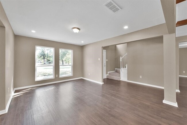 Building Photo - 696 Ravensworth Dr