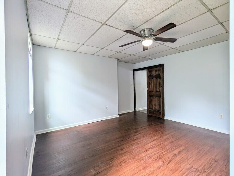 Building Photo - 5139 Carnegie St