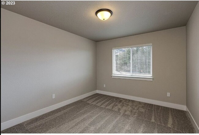 Building Photo - Newer Construction 2 Bedroom, 1.5 Bathroom...