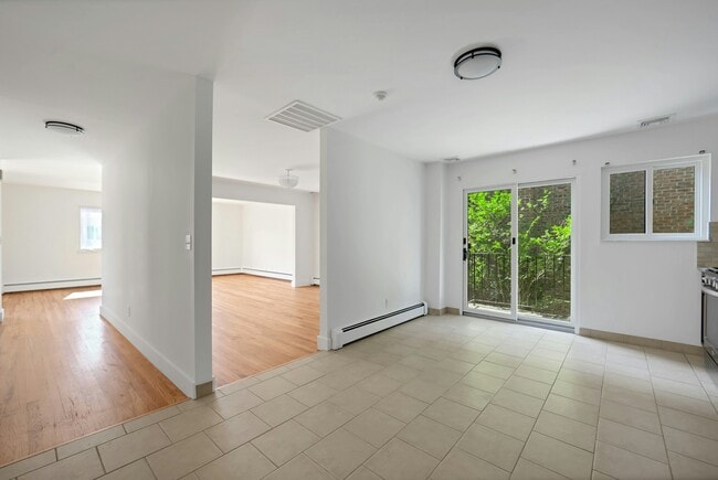 Building Photo - 2413 Hammett Ave