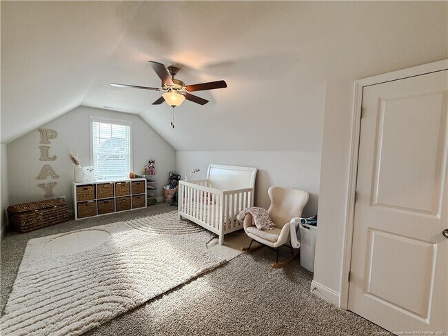 Building Photo - 490 Bedford Dr