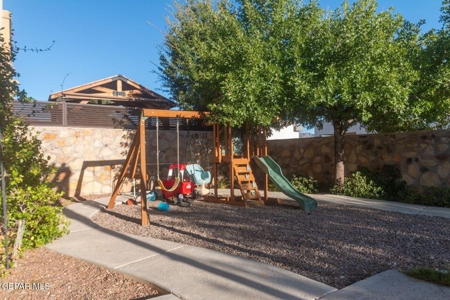 Building Photo - 7200 Kiowa Creek Dr