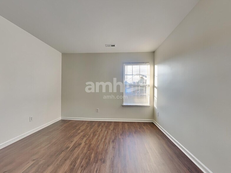 Building Photo - 10524 Dominion Village Dr