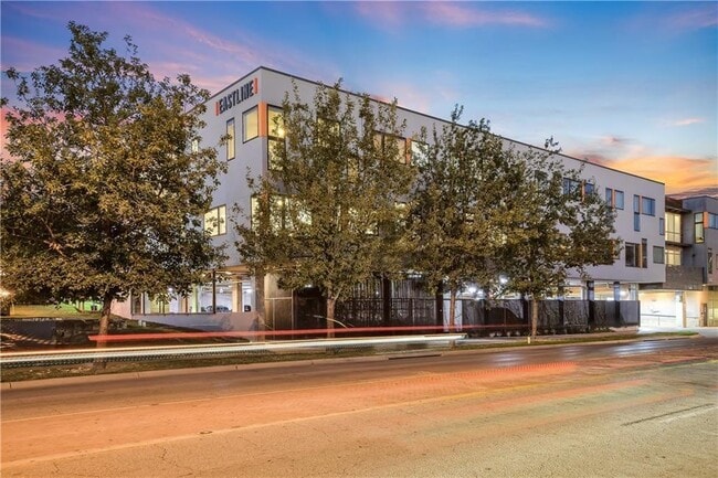 Building Photo - 2002 E 7th St