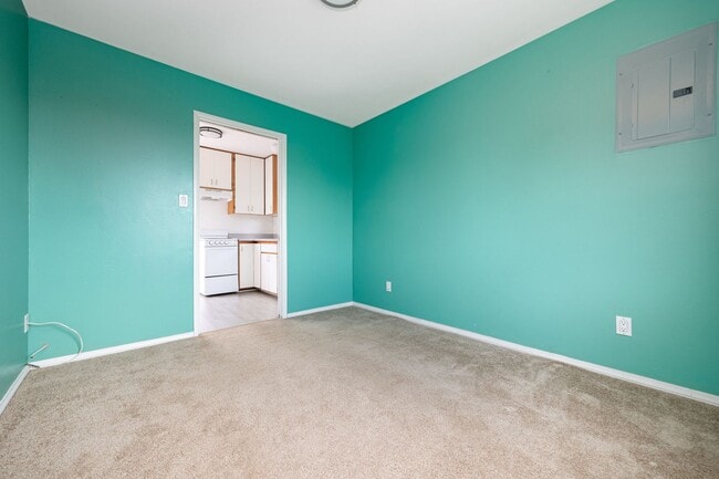 Building Photo - Beautiful Detached 1 Bedroom Home in Lakeside!