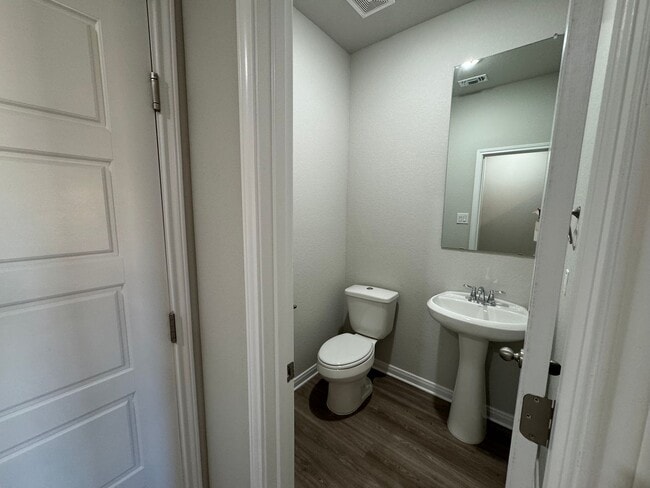 Building Photo - Luxury 3/2.5 2 Story Townhouse in NBTX