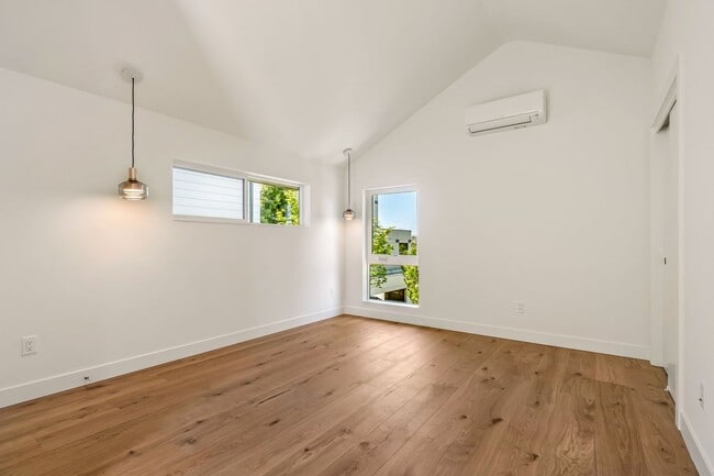 Building Photo - Brand New Construction! 2 Bedroom 2.5 Bath...